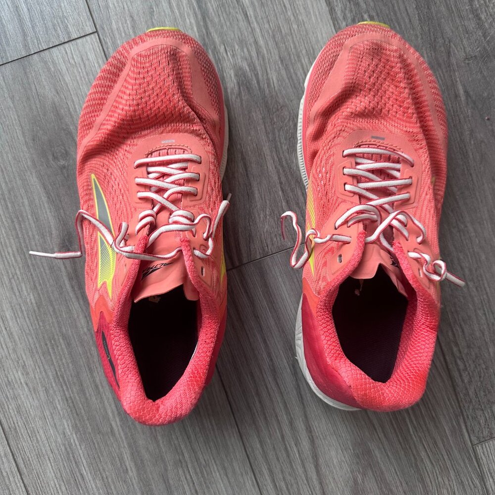 Coral and Yellow Altra Torin 5 shoes - Picture 2 of 8